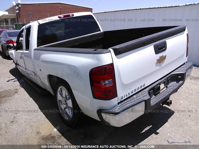 1GCSCSE06AZ127062 - 2010 CHEVROLET SILVERADO C1500 LT WHITE photo 3