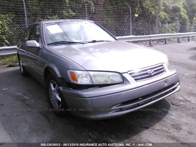 4T1BG22K31U070581 - 2001 TOYOTA CAMRY CE/LE/XLE Champagne photo 1