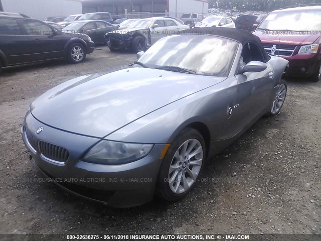 4USBU535X8LX04681 - 2008 BMW Z4 3.0SI GRAY photo 2