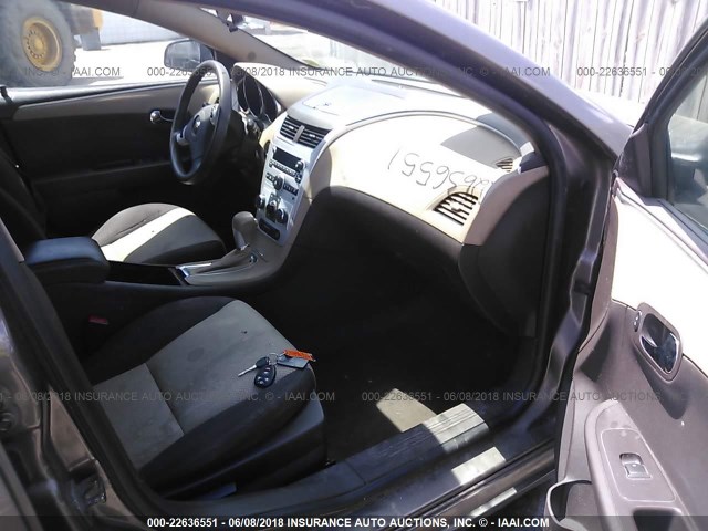 1G1ZB5E0XCF313347 - 2012 CHEVROLET MALIBU LS 灰色 照片 5