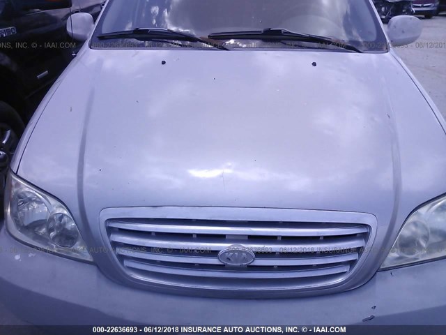 KNDUP131636467125 - 2003 KIA SEDONA EX/LX SILVER photo 6