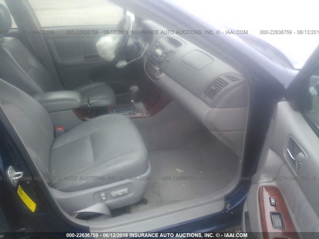 4T1BF30K95U104234 - 2005 TOYOTA CAMRY LE/XLE/SE 蓝色 照片 5