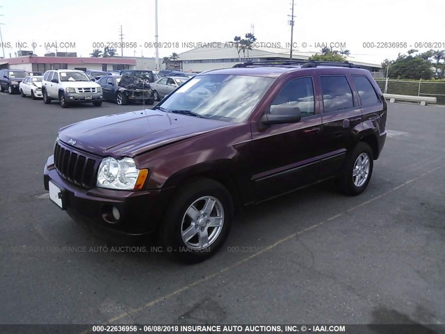 1J8HR48P37C524049 - 2007 JEEP GRAND CHEROKEE LAREDO/COLUMBIA/FREEDOM RED photo 2