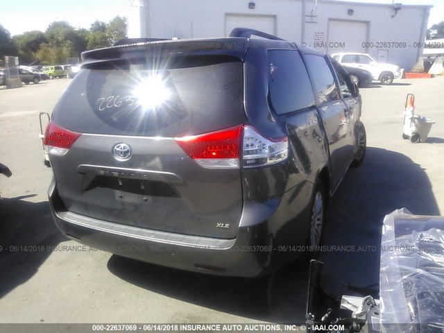 5TDYK3DC2CS228893 - 2012 TOYOTA SIENNA XLE/LIMITED GRAY photo 4