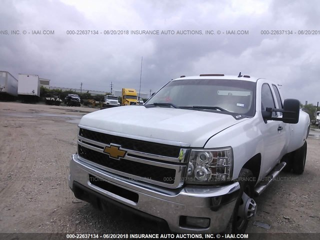 1GC8CZBG8AZ248504 - 2010 CHEVROLET 3500 CREWCAB  WHITE photo 2