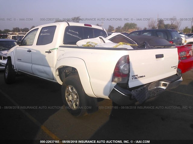 5TFJX4GN1DX023860 - 2013 TOYOTA TACOMA DOUBLE CAB WHITE photo 3