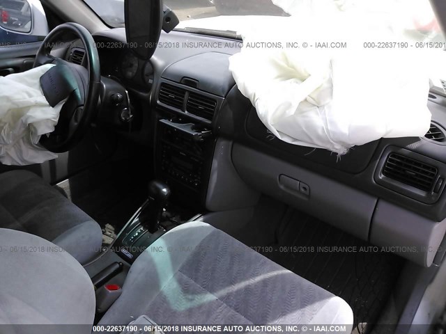 JF1SF656X2H723100 - 2002 SUBARU FORESTER S 银色 照片 5