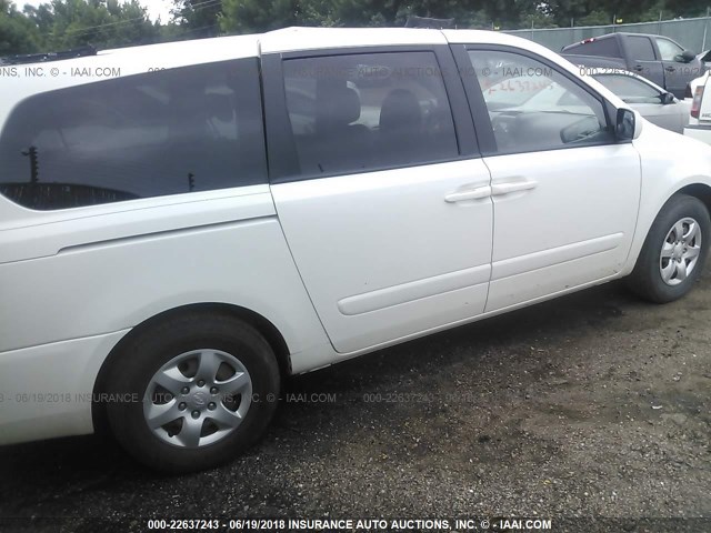 KNDMB233596318381 - 2009 KIA SEDONA EX/LX WHITE photo 4