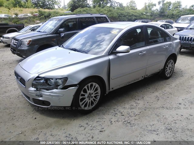 YV1MH682452081240 - 2005 VOLVO S40 T5 SILVER photo 2