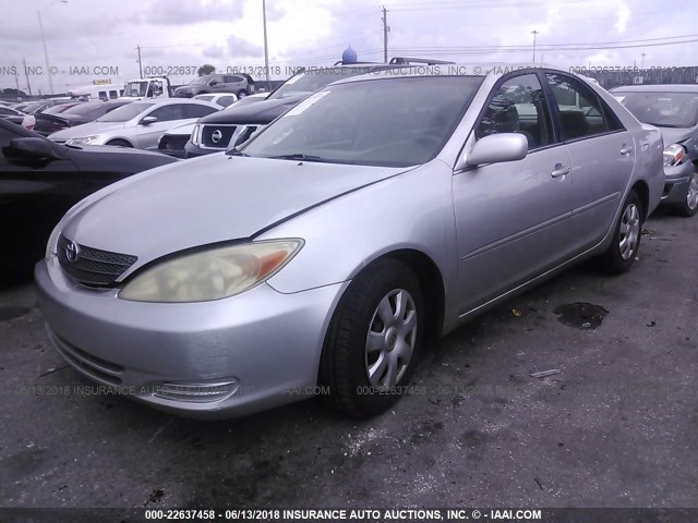 4T1BE32K42U540906 - 2002 TOYOTA CAMRY LE/XLE/SE Gümüş foto 2