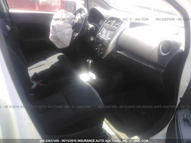 3N1CE2CP5GL407217 - 2016 NISSAN VERSA NOTE S/S PLUS/SV/SL/SR WHITE photo 5