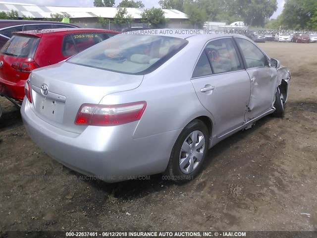 4T4BE46K39R075731 - 2009 TOYOTA CAMRY SE/LE/XLE SILVER photo 4