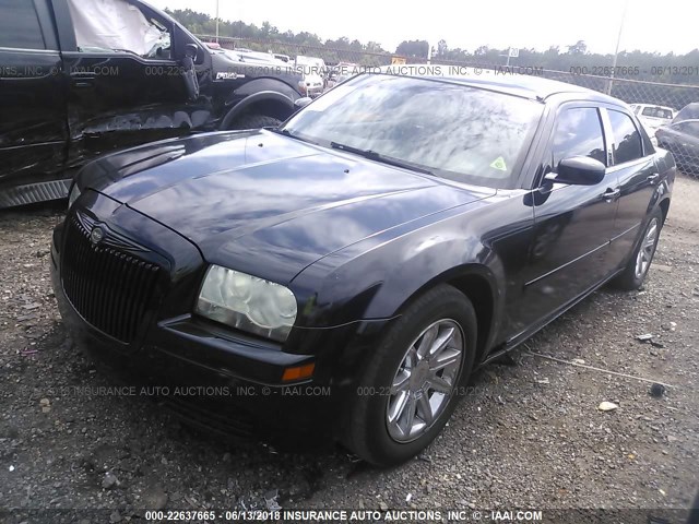 2C3JA43R45H604130 - 2005 CHRYSLER 300 BLACK photo 2