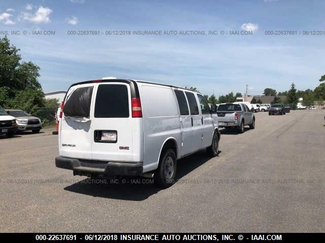 1GTHG35CX81201705 - 2008 GMC SAVANA G3500 WHITE photo 4