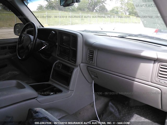 2GCEK13Z171113065 - 2007 CHEVROLET SILVERADO K1500 CLASSIC CREW CAB WHITE photo 5