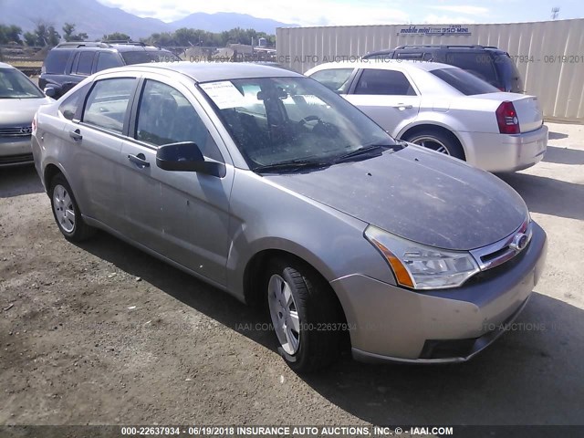 1FAHP34N88W114817 - 2008 FORD FOCUS S/SE SILVER photo 1