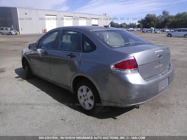 1FAHP34N88W114817 - 2008 FORD FOCUS S/SE SILVER photo 3