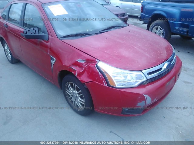 1FAHP35N58W167280 - 2008 FORD FOCUS SE/SEL/SES RED photo 6