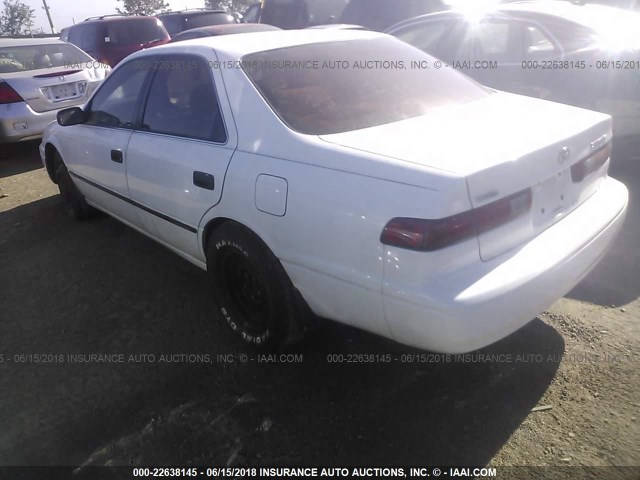4T1BG22K9XU503555 - 1999 TOYOTA CAMRY CE/LE/XLE WHITE photo 3