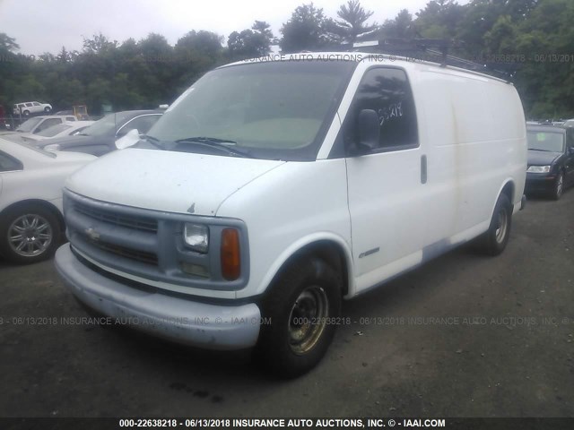 1GCFG15W411127922 - 2001 CHEVROLET EXPRESS G1500  WHITE photo 2