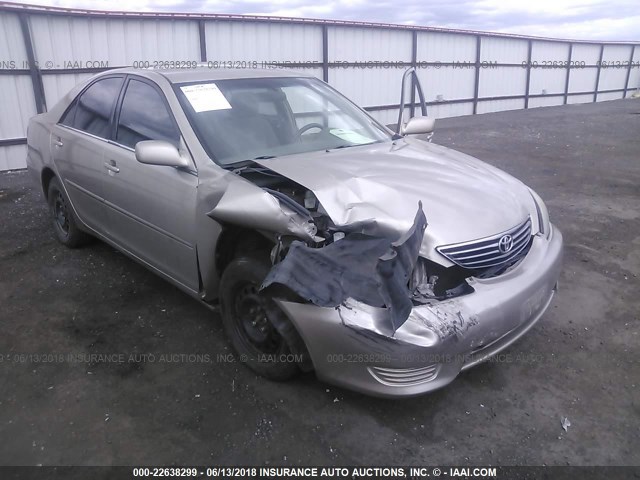 4T1BE32K05U057451 - 2005 TOYOTA CAMRY LE/XLE/SE ოქროსფერი ფოტო 1