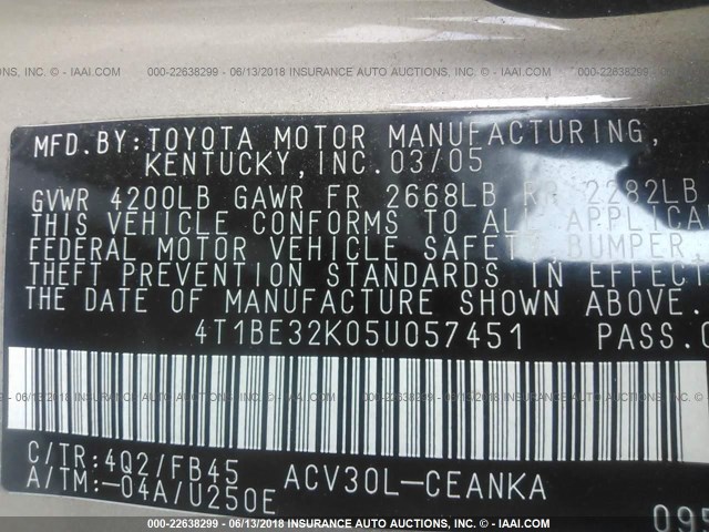 4T1BE32K05U057451 - 2005 TOYOTA CAMRY LE/XLE/SE ოქროსფერი ფოტო 9