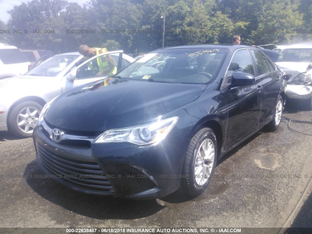 4T1BF1FK4GU195301 - 2016 TOYOTA CAMRY LE/XLE/SE/XSE 深蓝色 照片 2