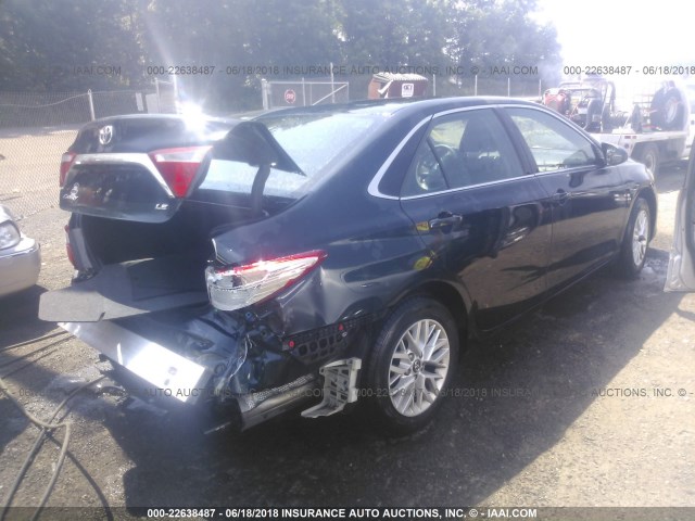 4T1BF1FK4GU195301 - 2016 TOYOTA CAMRY LE/XLE/SE/XSE 深蓝色 照片 4