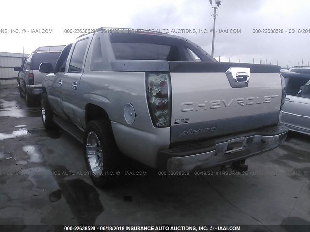 3GNEC12T94G308190 - 2004 CHEVROLET AVALANCHE C1500 SILVER photo 3