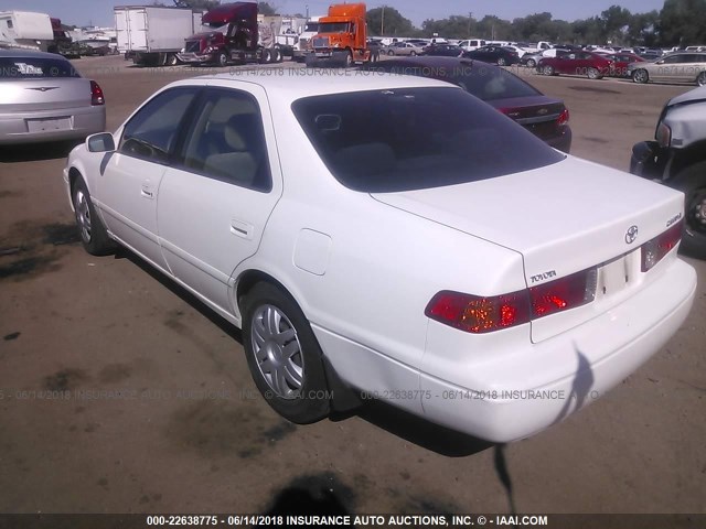 JT2BG22K7Y0513975 - 2000 TOYOTA CAMRY CE/LE/XLE 白色 照片 3