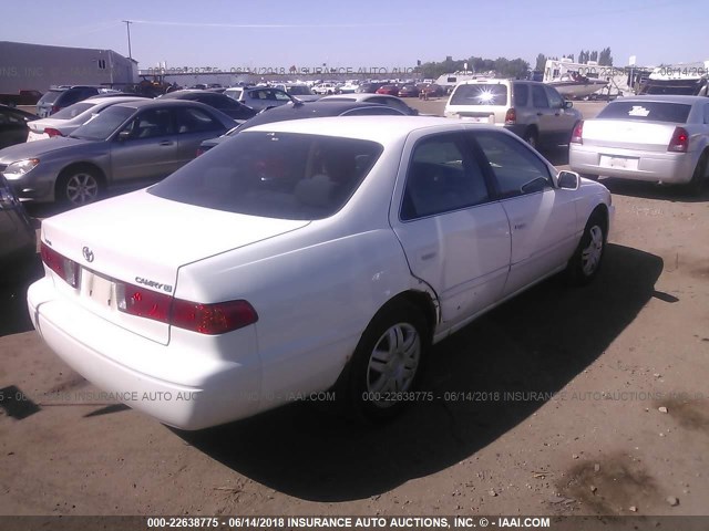 JT2BG22K7Y0513975 - 2000 TOYOTA CAMRY CE/LE/XLE 白色 照片 4