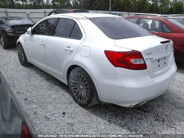 JS2RE9A32B6110172 - 2011 SUZUKI KIZASHI SE WHITE photo 3