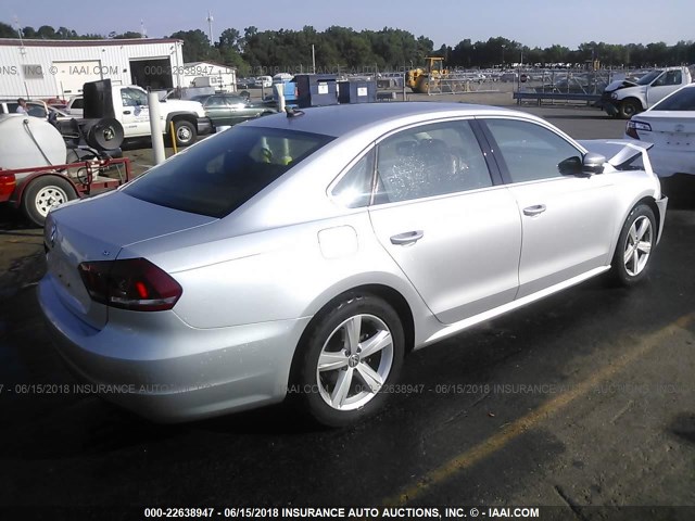 1VWBP7A38DC018642 - 2013 VOLKSWAGEN PASSAT SE SILVER photo 4