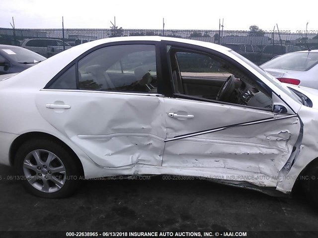 JTDBE32K240284490 - 2004 TOYOTA CAMRY LE/XLE 白色 照片 6