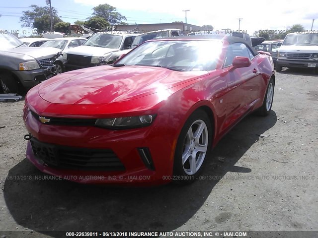 1G1FB3DXXJ0132612 - 2018 CHEVROLET CAMARO LT RED photo 2