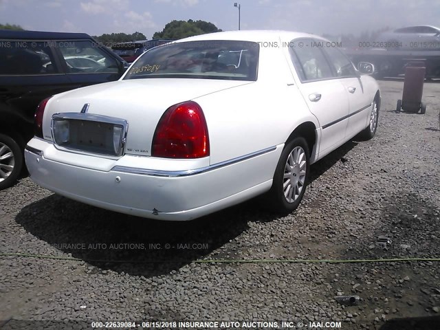 1LNHM81W14Y638981 - 2004 LINCOLN TOWN CAR EXECUTIVE/SIGNATURE Beyaz fotoğraf 4