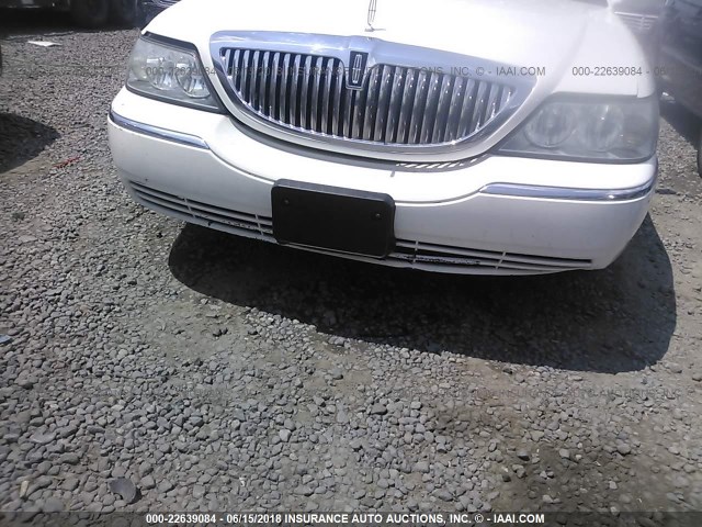 1LNHM81W14Y638981 - 2004 LINCOLN TOWN CAR EXECUTIVE/SIGNATURE Beyaz fotoğraf 6