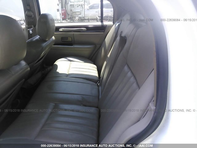 1LNHM81W14Y638981 - 2004 LINCOLN TOWN CAR EXECUTIVE/SIGNATURE Beyaz fotoğraf 8