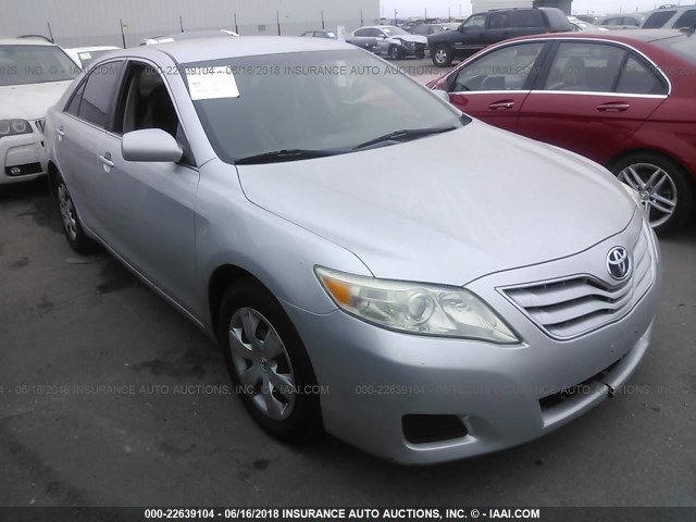 4T1BF3EK4BU181937 - 2011 TOYOTA CAMRY SE/LE/XLE 银色 照片 1