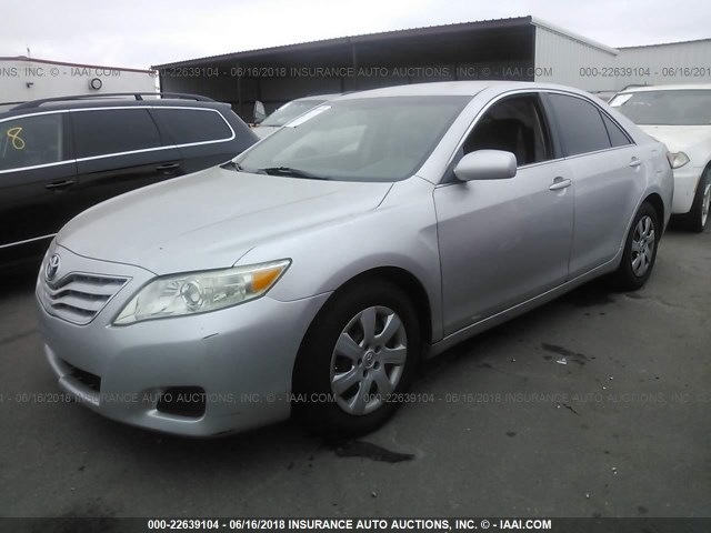 4T1BF3EK4BU181937 - 2011 TOYOTA CAMRY SE/LE/XLE 银色 照片 2