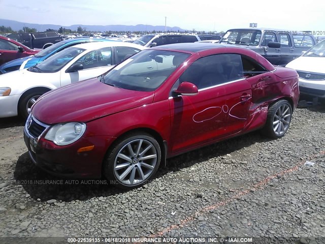 WVWDA71F47V043702 - 2007 VOLKSWAGEN EOS 2.0T SPORT RED photo 2