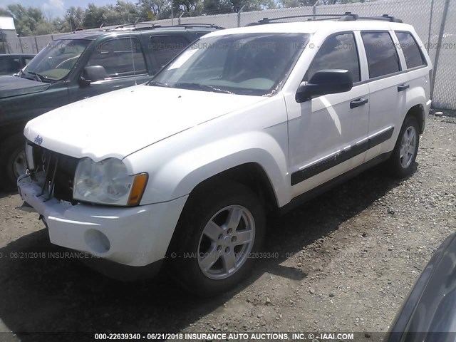 1J4GR48K65C693674 - 2005 JEEP GRAND CHEROKEE LAREDO/COLUMBIA/FREEDOM 白色 照片 2