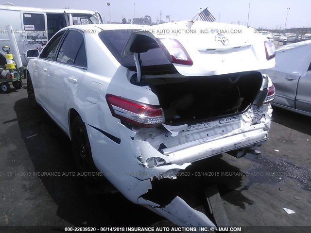 4T4BF3EK4BR161757 - 2011 TOYOTA CAMRY SE/LE/XLE WHITE photo 3