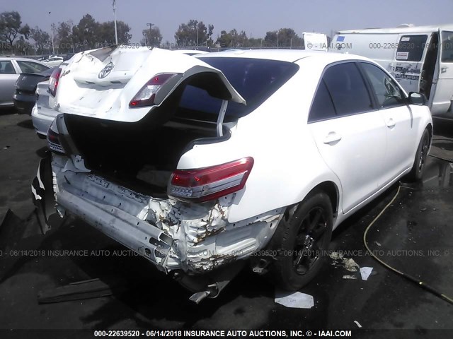 4T4BF3EK4BR161757 - 2011 TOYOTA CAMRY SE/LE/XLE WHITE photo 4