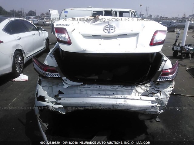 4T4BF3EK4BR161757 - 2011 TOYOTA CAMRY SE/LE/XLE WHITE photo 6
