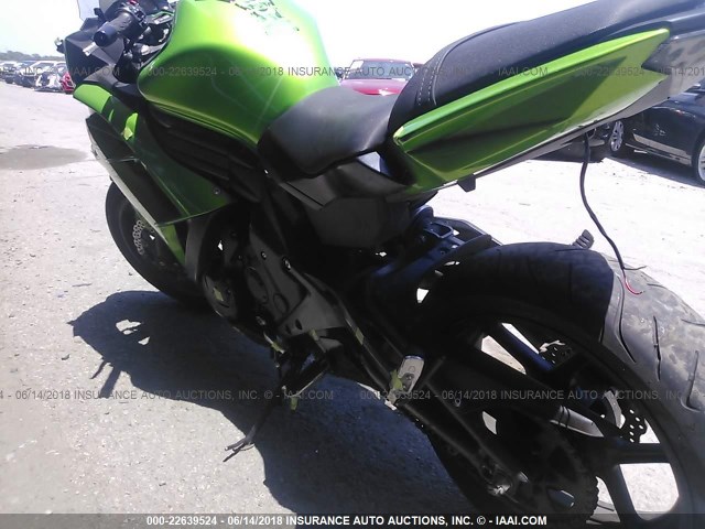 JKAEXEE18CDA06140 - 2012 KAWASAKI EX650 EC GREEN photo 3