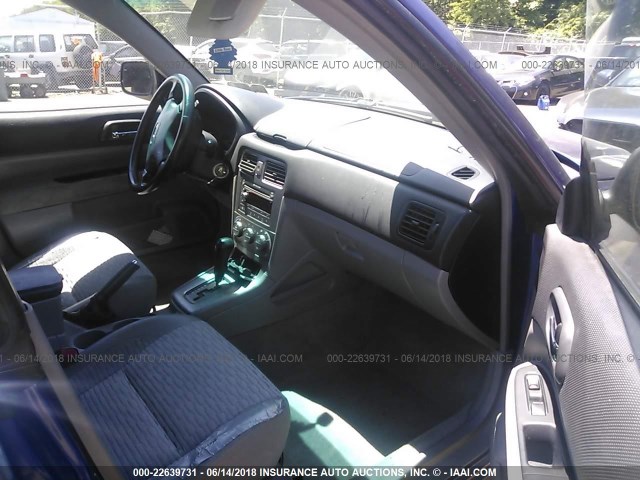 JF1SG656X4H755528 - 2004 SUBARU FORESTER 2.5XS Көк фото 5