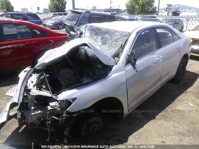 4T1BE46K57U139324 - 2007 TOYOTA CAMRY NEW GENERAT CE/LE/XLE/SE SILVER photo 2