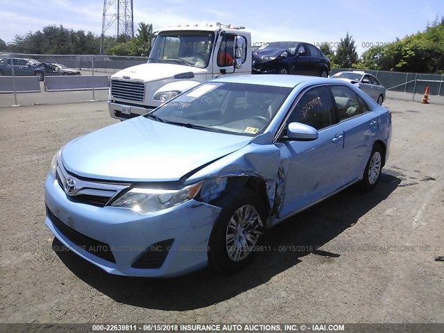4T4BF1FK6CR207349 - 2012 TOYOTA CAMRY SE/LE/XLE Light Blue photo 2