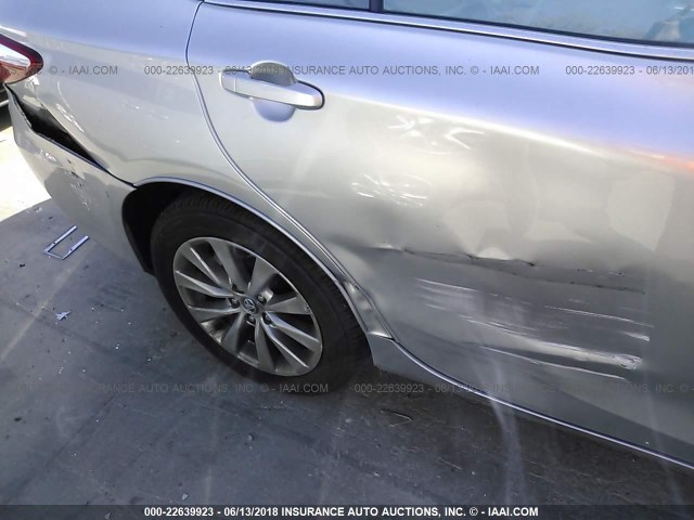 4T1BF1FK8HU683975 - 2017 TOYOTA CAMRY LE/XLE/SE/XSE TURQUOISE photo 6